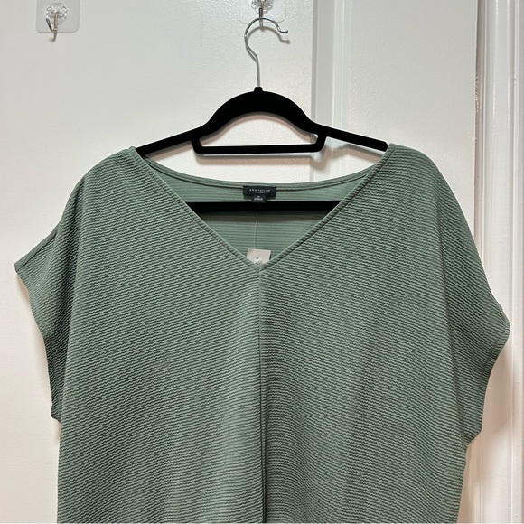 Ann Taylor Factory Textured Green V-Neck Blouse - Picture 2 of 12